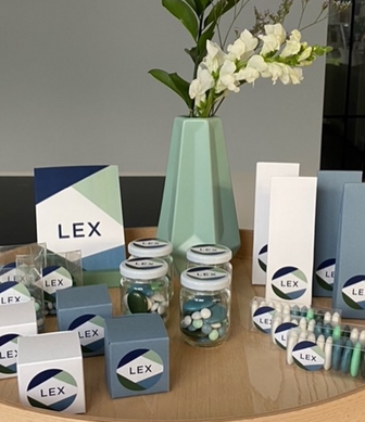 Lex geboorte geboortekaartje drukwerk op maat gemaakt potjes verpakking doosjes suikerbonen munt blauw Hulshout